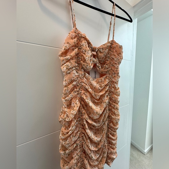 Papermoon Floral Ruched Cutout Mini Dress | Peach Bloom Print | NWT Size M - Picture 7 of 12
